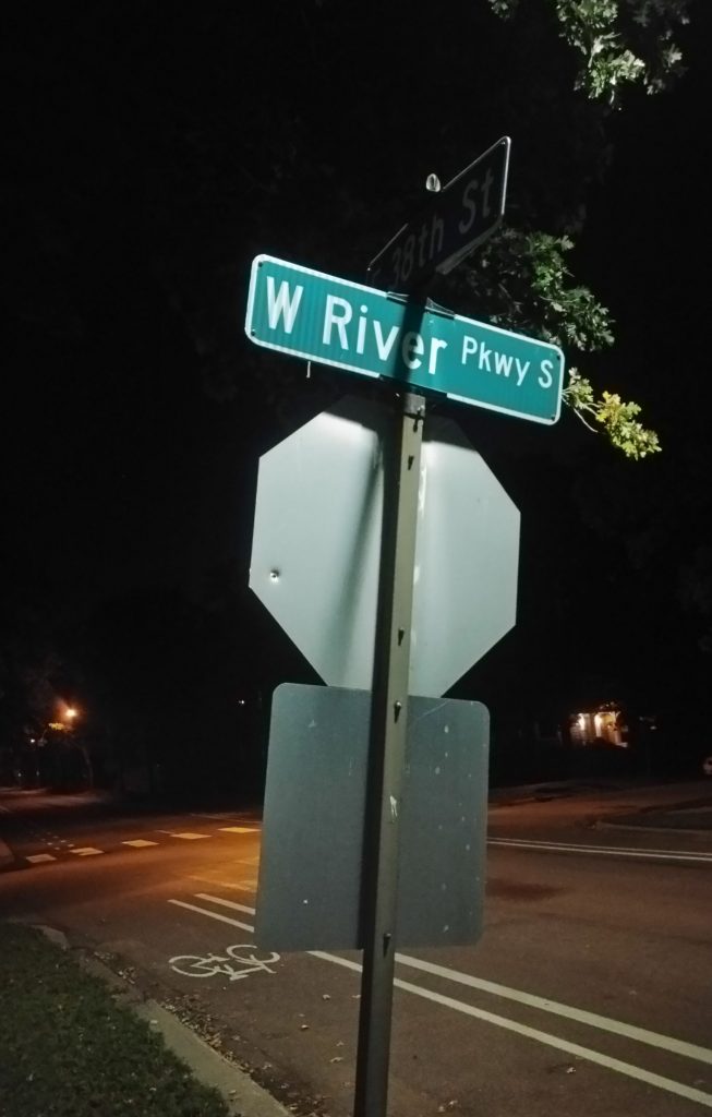 W River Pkwy S street sign